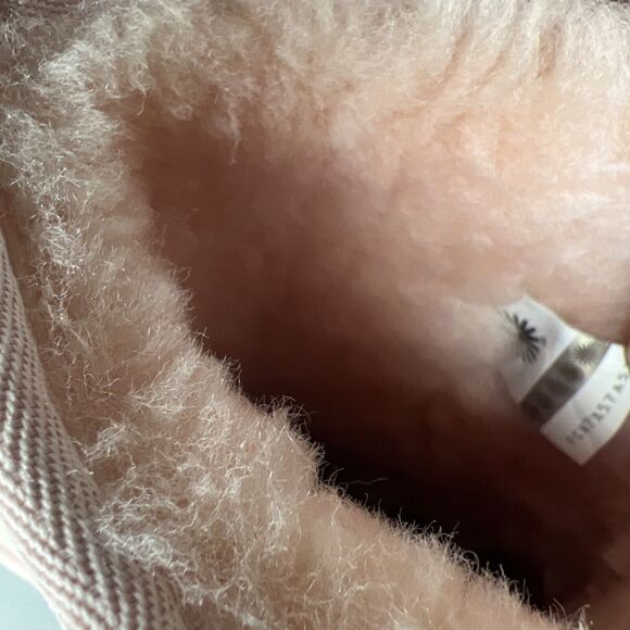 Womens 7 UGG Boots Classic Short Metallic Seashell Pink Suede Wool StoresSoldOut - Picture 14 of 16